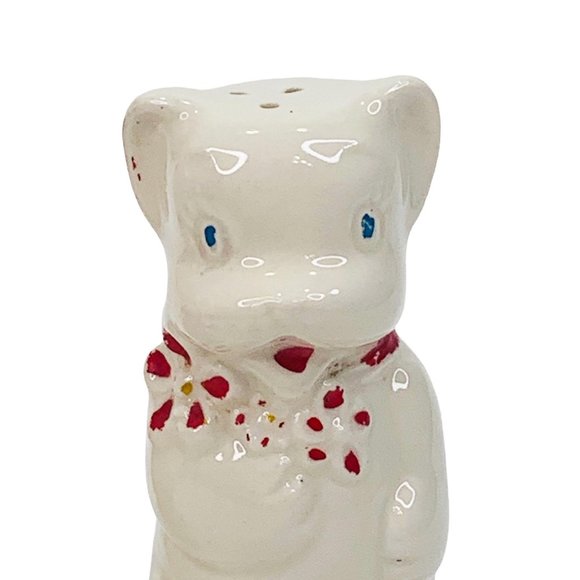 Vintage Shawnee Salt Pepper Bears Red Flowers S&P - Picture 6 of 9